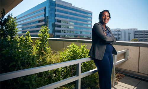 WPI's tweet photo. Ijeoma Ezeonyebuchi ’14 was the only #tech major in her family of six, and while she admits the “academics were hard,” she’s still pleased with her decision to attend WPI (and now works @NPR). Read more about her in the #WPIJournal’s winter issue. #WPIAlumni #WPIJournal #tech https://t.co/uekgTpXlAG