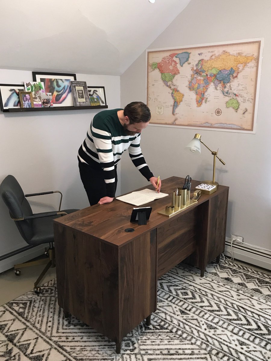 AlexanderWrites's tweet photo. For Christmas, my wife surprised me with an office makeover. It went from shabby & cluttered to inspiring & coordinated. I spend lots of time here (I write fiction and work as a freelance copywriter), so I couldn't be more pleased.
#WDReaders #ShareYourWorkspace #officemakeover https://t.co/MskDyE8rkW