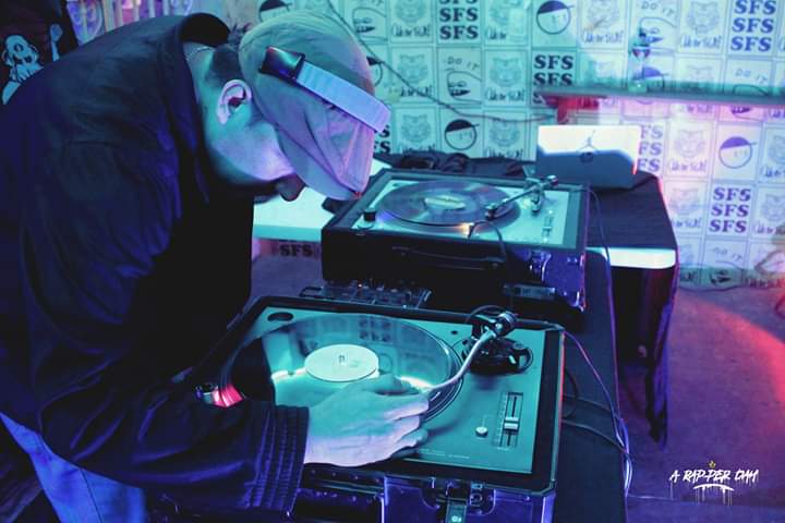 photodealer1's tweet photo. @bigjavu + #DjMezkilla en la Posada Natural 2019, celebrada en @OjodeTigreBar. https://t.co/k2wnPcPV65