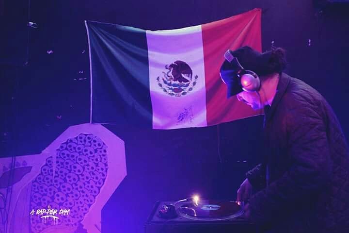 photodealer1's tweet photo. @bigjavu + #DjMezkilla en la Posada Natural 2019, celebrada en @OjodeTigreBar. https://t.co/k2wnPcPV65