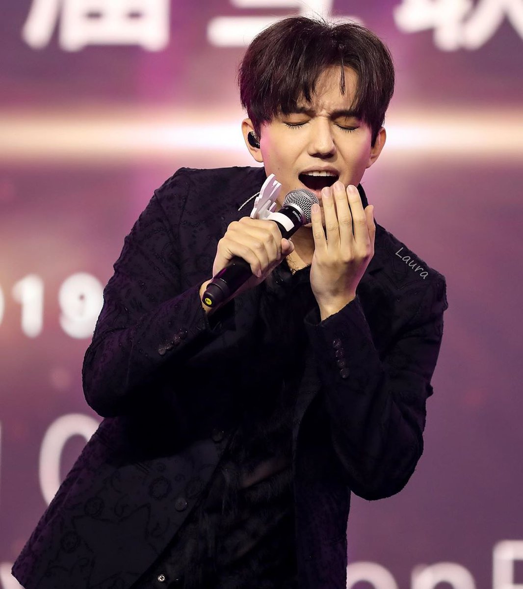dimash_fr1's tweet photo. Repost @laura___dear
🔥 🔥 🔥 <Screaming > 2019.12.26
The 10th DoNews RenRen Awards Ceremony ❤️❤️ #dimashkudaibergen #ddynasty #dimash #bejing #dimashkudaibergenov
-----
🔥 🔥 🔥 <Screaming > 26.12.2019
The 10th DoNews RenRen Awards Ceremony ❤️❤️
https://t.co/S3oeUOqaZR https://t.co/iwej9nZeGr