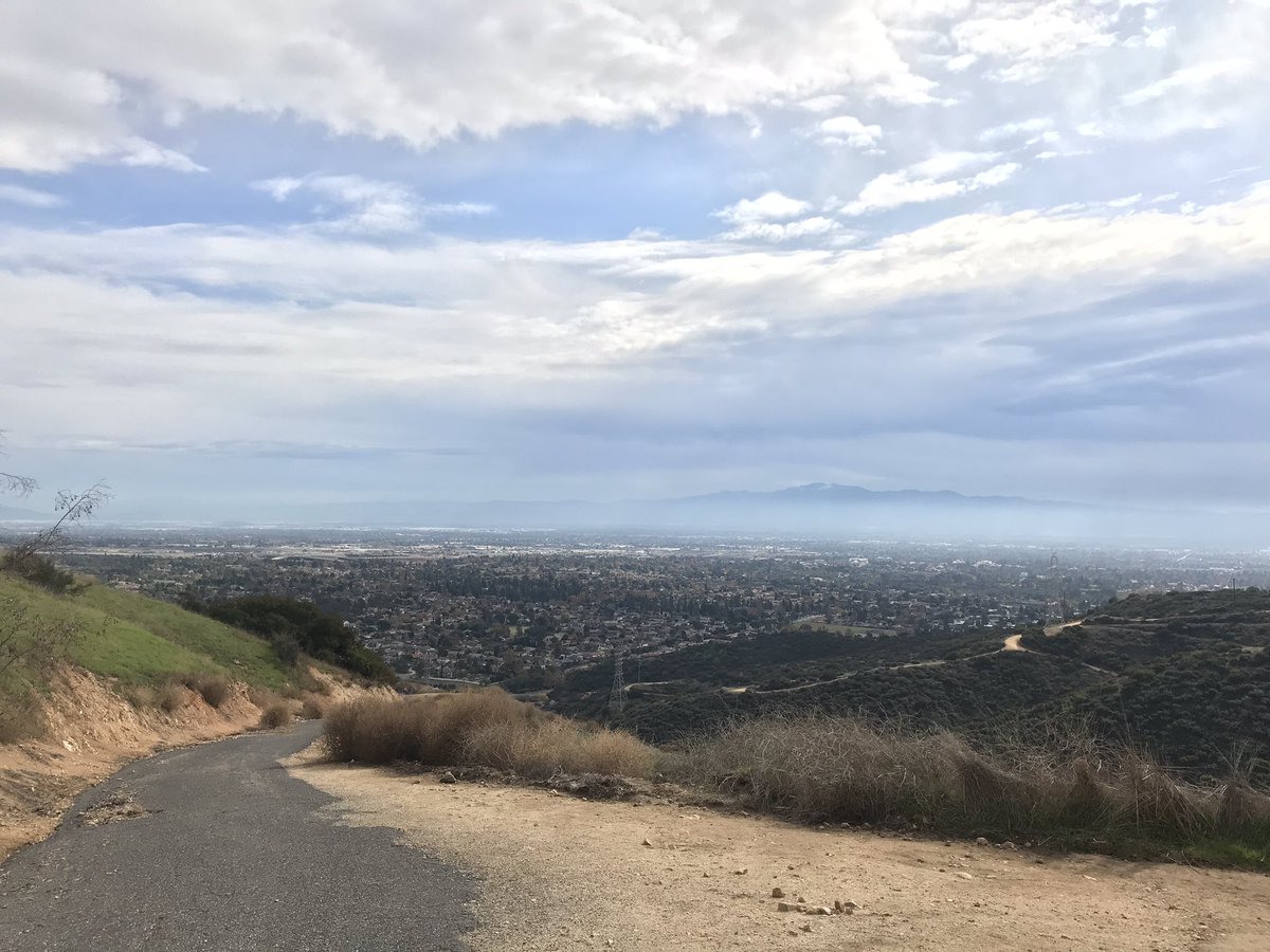 directedbyroman's tweet photo. Some iPhone pics from my hike https://t.co/vGyRuvz3oY
