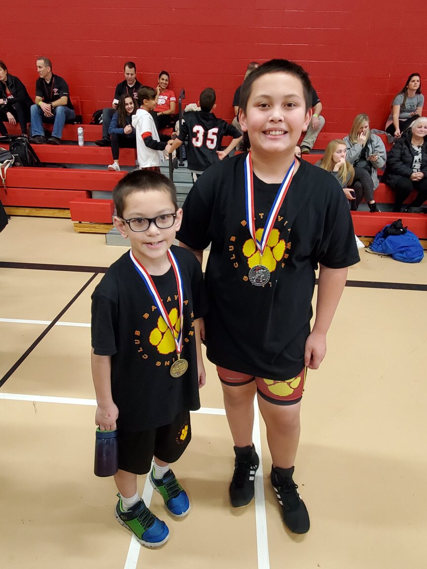 BataviaWC's tweet image. Naperville WC Tournament Champs were Parker Colby, Alex Lapitan, Adrian Alvarado and Kai Enos