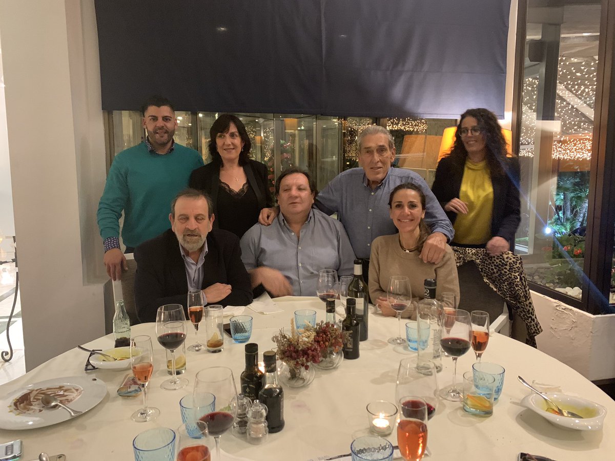AVIBA_baleares's tweet photo. Celebrando los éxitos cosechados durante 2019 y los que vendrán en 2020. Desde #AVIBA os deseamos un ¡Feliz Año Nuevo! https://t.co/b1taQEDkb8