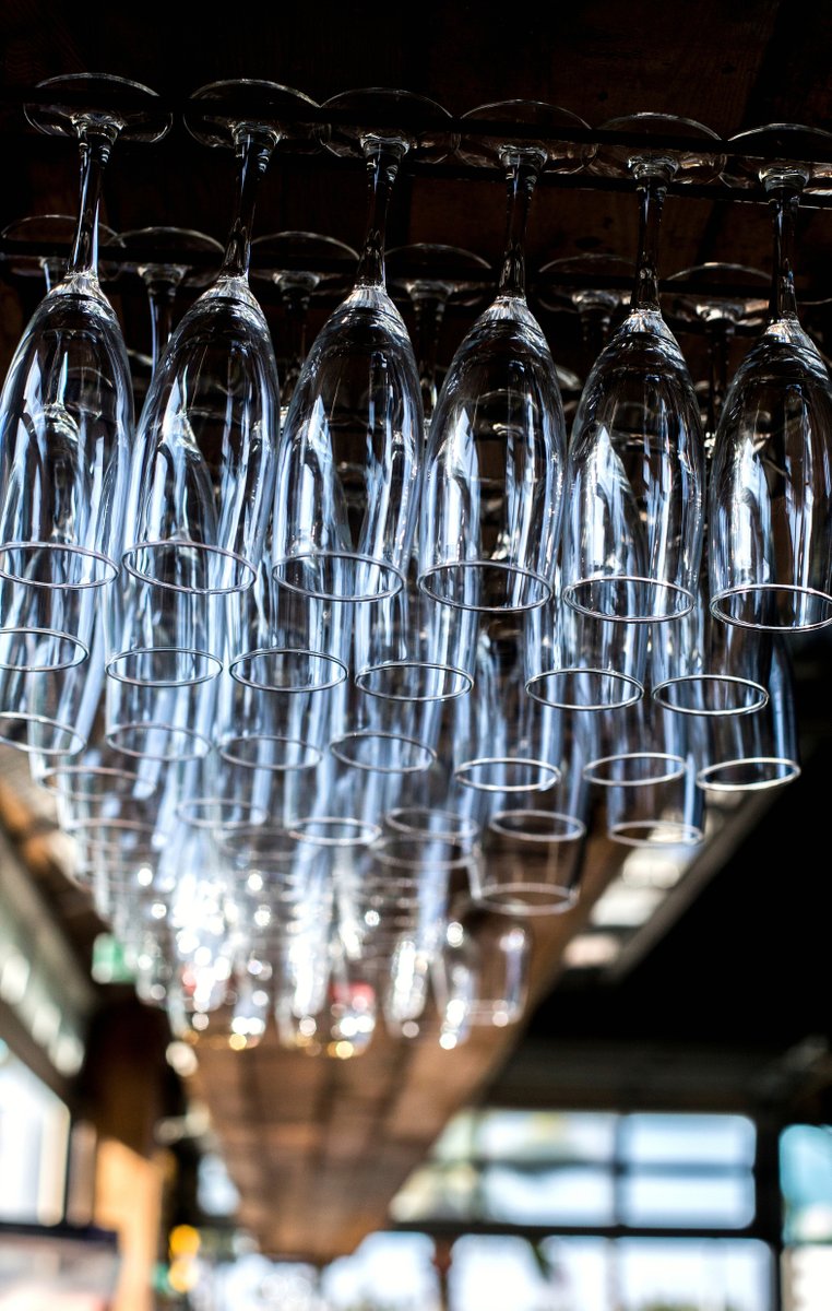 Bring on the bubbles! 🥂Join us in celebration of the New Year! #HappyNewYear #2020 #Celebrate #Cheers #HelloBettyOS