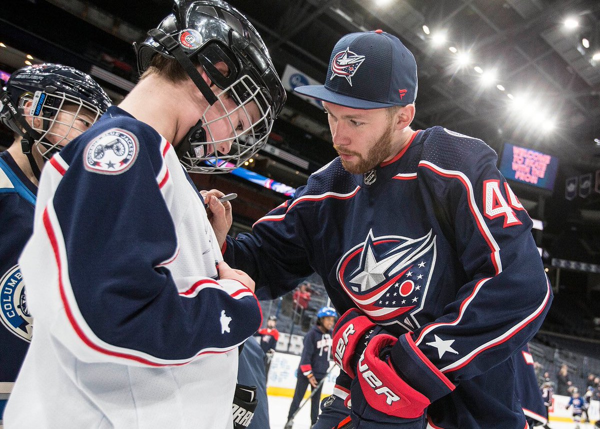CBJGivesBack's tweet photo. 100 kids joined several @BlueJacketsNHL players at our annual Skate with the Pros event this afternoon! Big thank you to all who attended and helped us to raise over $15,000 for the central Ohio community! https://t.co/izs0D3icMS