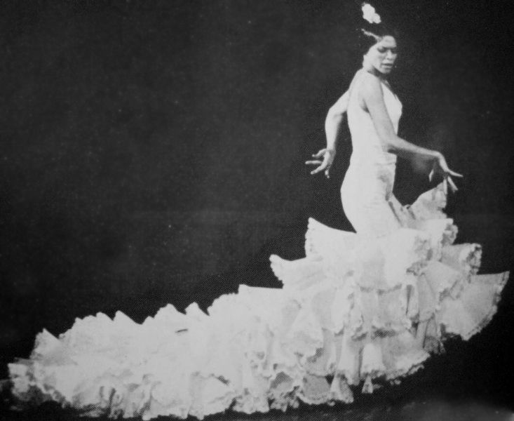 60 ANIVERSARIO DE LINA 1960
En 1961 comenzaron a tener encargos de las artistas de los tablaos de entonces, principalmente de El Guajiro, donde actuaban Manuela Vargas, Matilde Coral, Trini España.....