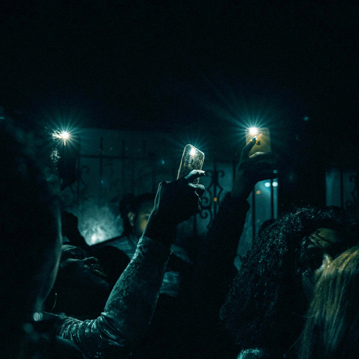 ❗️NYE tickets are selling fast❗️Ring in the New Year at Deadbolt's first Glow in the Dark Party 💫Come through for open bar from 9pm - 12am, a midnight champagne toast and glow in the dark party favors 🙌