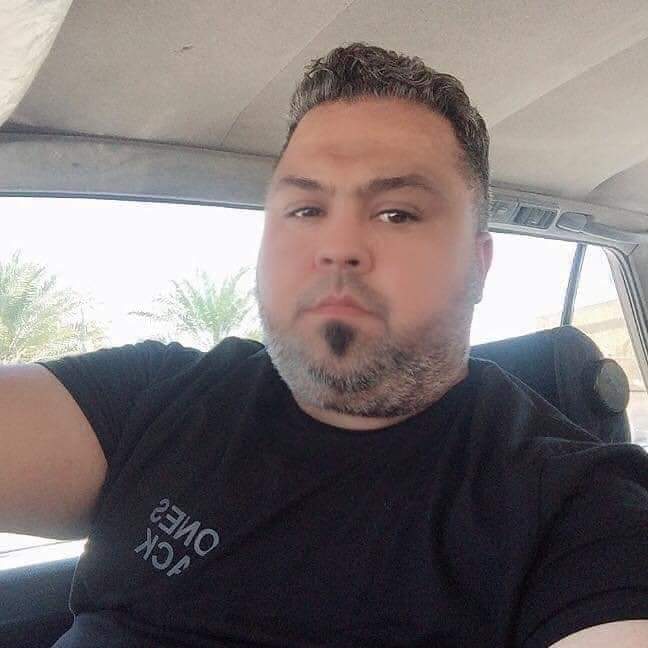Iraqi_19933's tweet photo. كان يفتش عن وطن وخبز وكتاب ومدرسة
كان يفتش عن وطن وخبز وكتاب
كان يفتش عن وطن وخبز
كان يفتش عن وطن
كان يفتش
كان .... 

تم اغتيال الناشط #علي_خالد_الخفاجي قبل قليل من قبل مسلحين مجهولين وسط مدينة #الناصرية https://t.co/WEhuJaUVqc