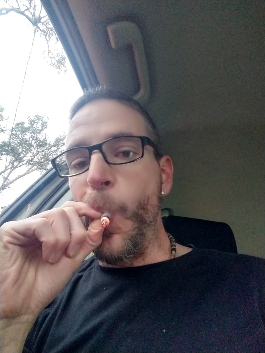 GodsMoron's tweet photo. @LARRYIRBY6 @weedmanonwheel @popsablaze @kennerly_thomas @crazybatmanfan @herbalinfuser @PMR420 @StephaniedeJag3 @1StonedChick @DAMN87534061 @DankyTillDeath @DollarBlazeClub @Hippie_of_Love @TheHandyPucker @AtlWrika01 @Bklynbby @Cubbie42O @Godzmazter @MR_BURNDATLOUD @Dab5_at420 @AmeriCannaBlunt @james_bong13 Just got home... Chillaxin, enjoying #Blunt30 https://t.co/CM9kEX6lnG