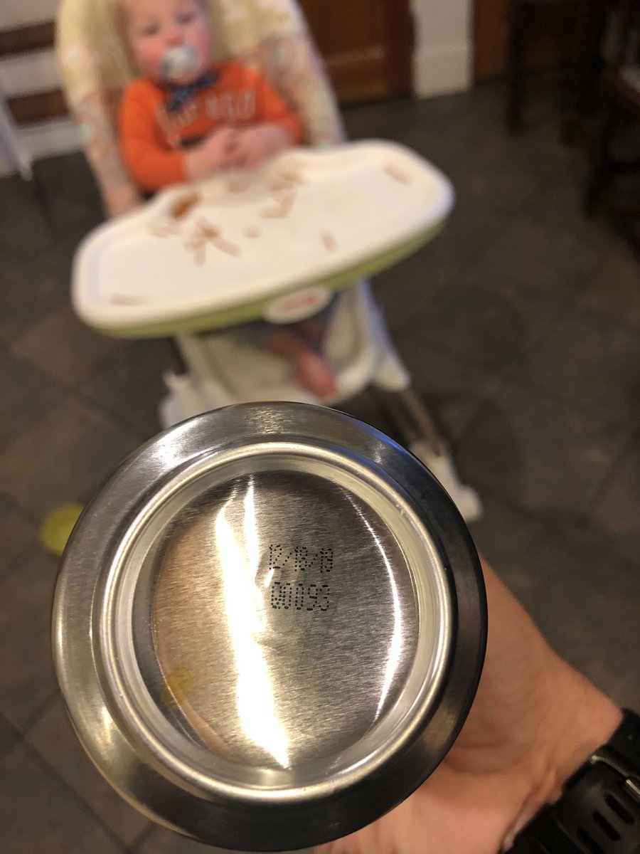 IndyMidtownStay's tweet photo. I can remember a time when getting a fresh @3floyds Zombie Dust in Indy was a big deal...and now they just sit like any sixer. What a time to be alive. #BabyChat #BearsChat #ZombieChat https://t.co/QrzNL3OeFk