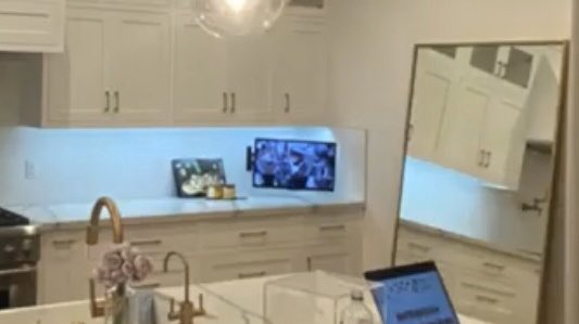StorKartoffel's tweet photo. Stephanie soo: he toke pictures in my house when i was in the bathroom.
Nikocado avocado: nO i wOuLD nEVer! https://t.co/15uSQZb6OC