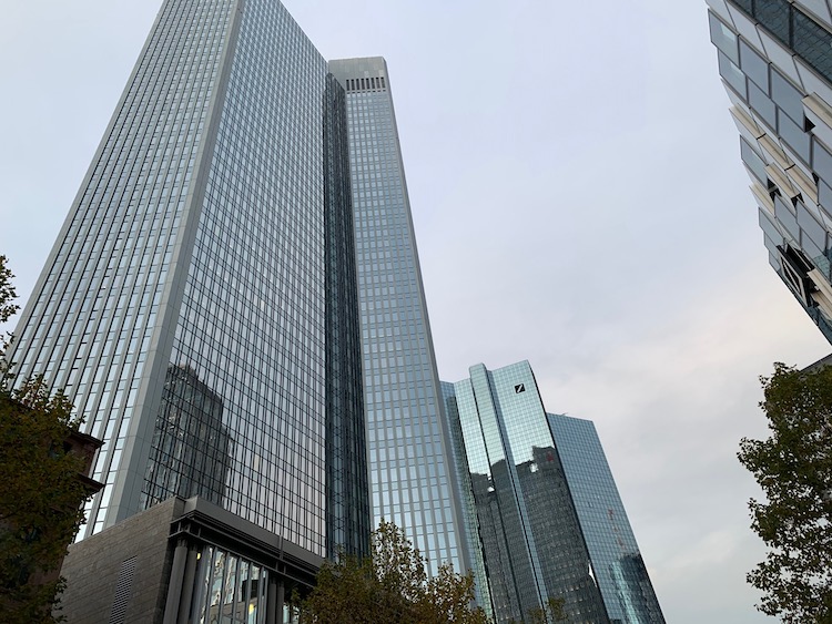 MittelstandGM's tweet photo. Entscheiden auch Sie sich für ein Büro am Flughafen Frankfurt -Link: https://t.co/ErCUJRHUQ7 #BüroraumMieten #BusinessCenter #FlughafenFrankfurt https://t.co/LMSs0K7XGk