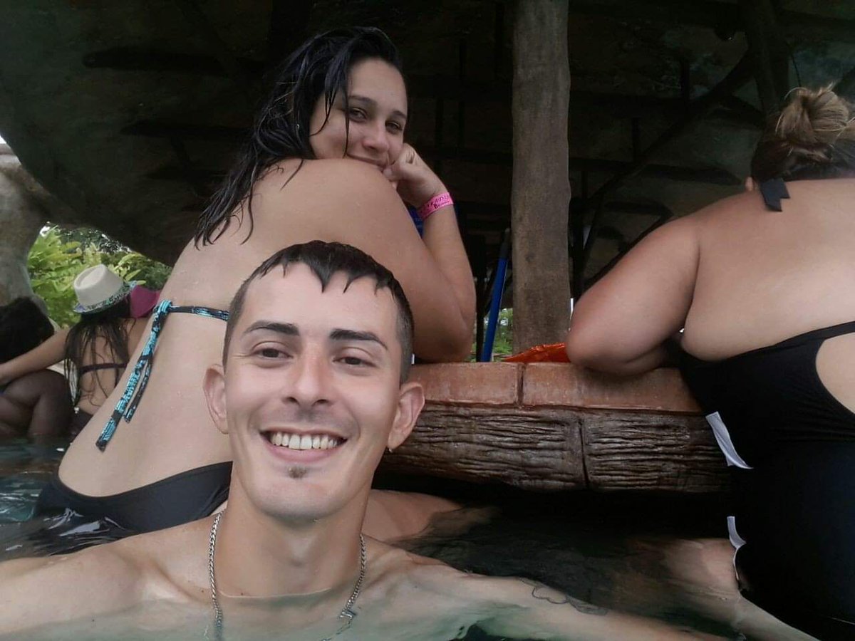 GiovannaHotWife's tweet photo. A mi esposo le gusta mostrar mi culo en todas partes y con sus amigos ni se diga, le gusta q' sea el centro de atraccion ❤
Lo amo mucho 👌🏻
#hotwife #hotwifelatina #voyeur #BuenLunes #FelizInicioDeSemana #cornudoconsentido #cornudovergon #putiricas #putiesposa #FelizAnoNuevo2020 https://t.co/9ap6HJ8hcB