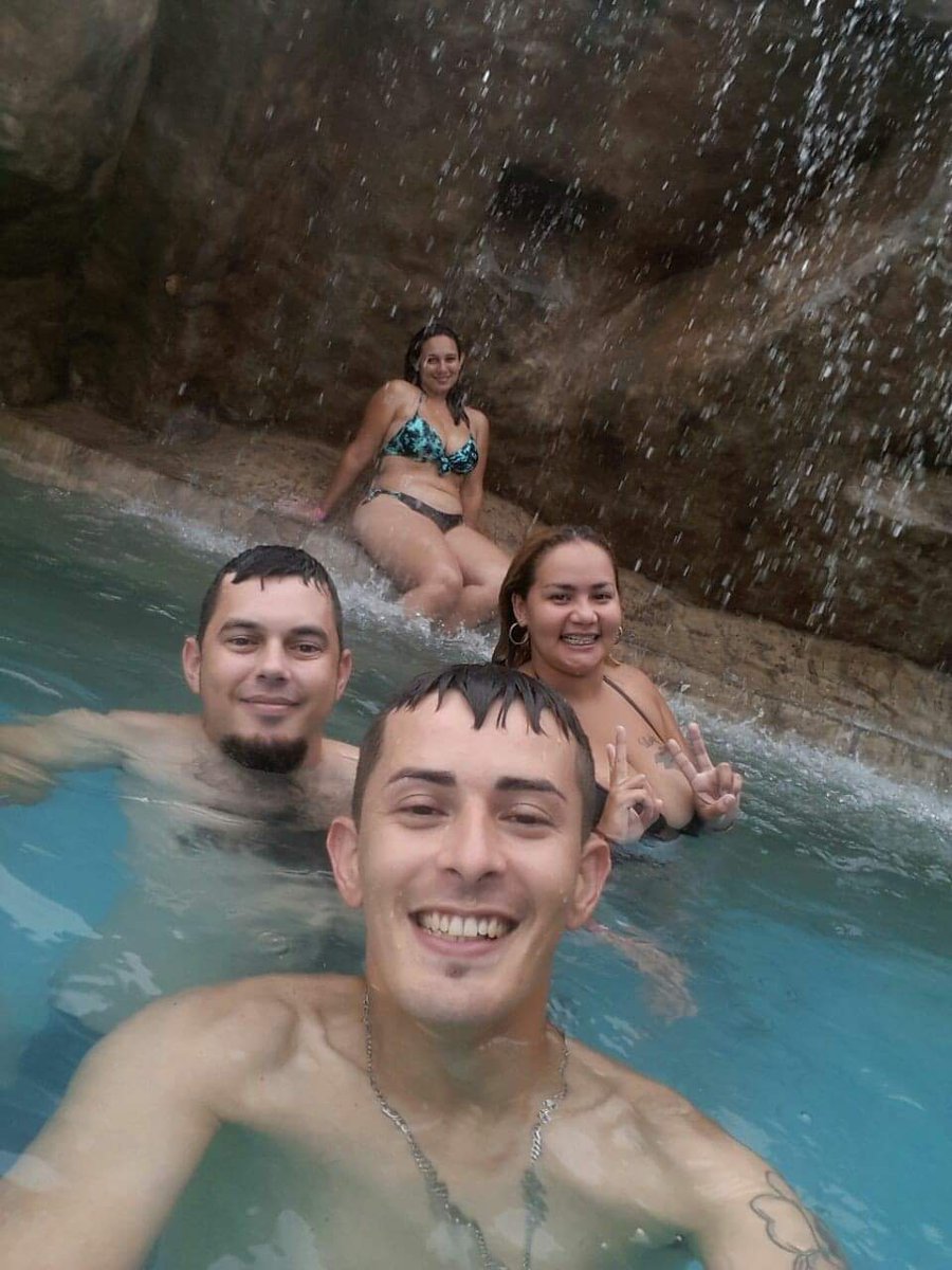 GiovannaHotWife's tweet photo. A mi esposo le gusta mostrar mi culo en todas partes y con sus amigos ni se diga, le gusta q' sea el centro de atraccion ❤
Lo amo mucho 👌🏻
#hotwife #hotwifelatina #voyeur #BuenLunes #FelizInicioDeSemana #cornudoconsentido #cornudovergon #putiricas #putiesposa #FelizAnoNuevo2020 https://t.co/9ap6HJ8hcB