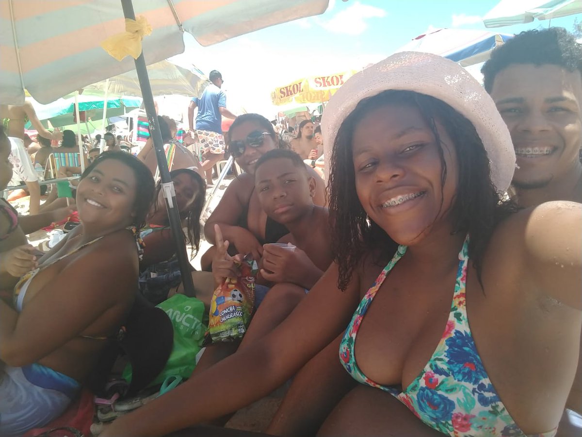 9vinhaa17's tweet photo. ~ Cabo friioh praia do peró ❤️😻 https://t.co/iEBTvYNqRd