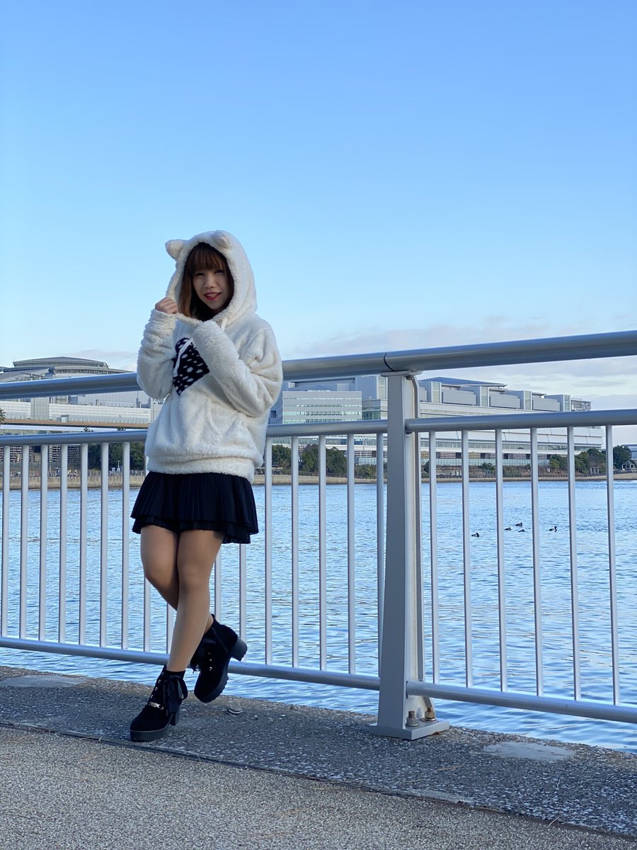 黒澤愛吏 Fine على تويتر おはようございます 今日は 海ほたる で カウントダウンライブ ニューイヤーライブ というわけで準備しながら マシェバラ 配信 T Co Yn5fgi1685