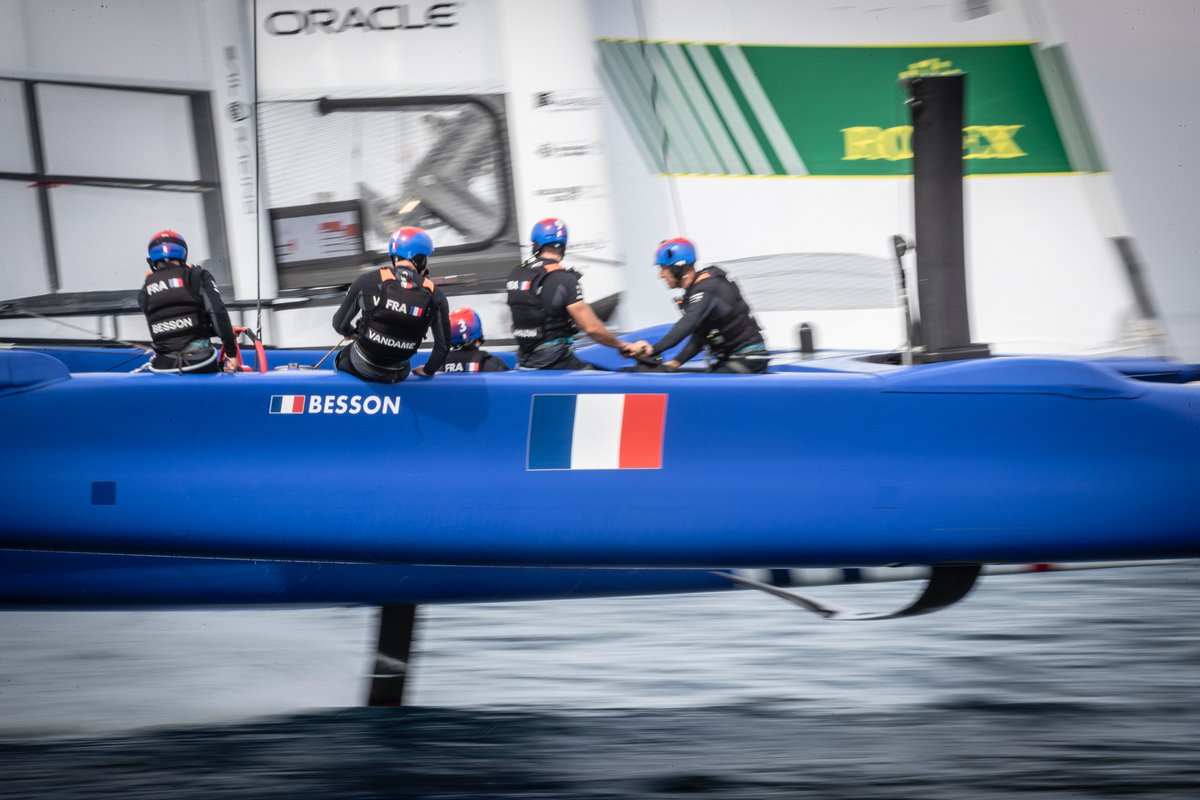 Un autre souvenir de Marseille 🚀🌞

ça va vite...
...pendant ce temps là Tim apprécie le spectacle😅

#SailGP

📸 @eloi_stichelbaut
