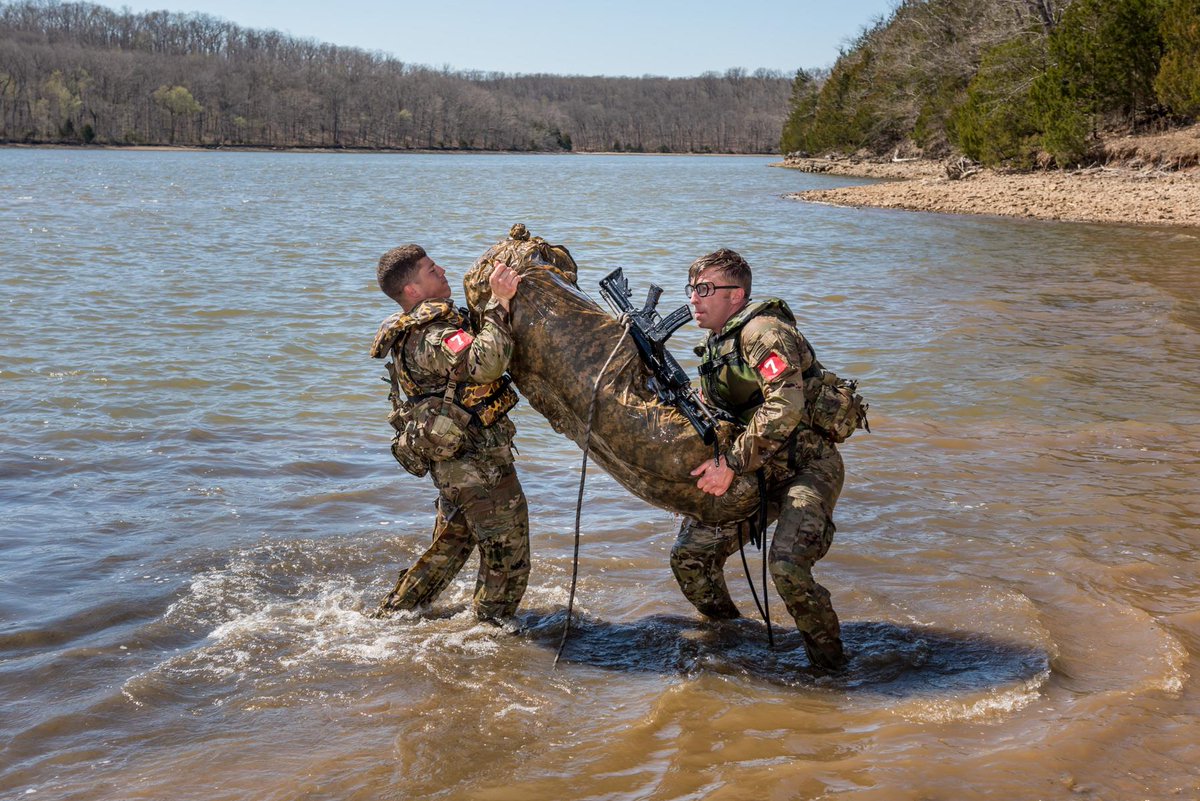 Bear true faith and allegiance to the U.S. Constitution, the Army, your unit and other Soldiers. A loyal Soldier is one who supports the leadership and stands up for fellow Soldiers. 

Learn more at go.usa.gov/xnETb

Photo by Michael Curtis

#ArmyValues