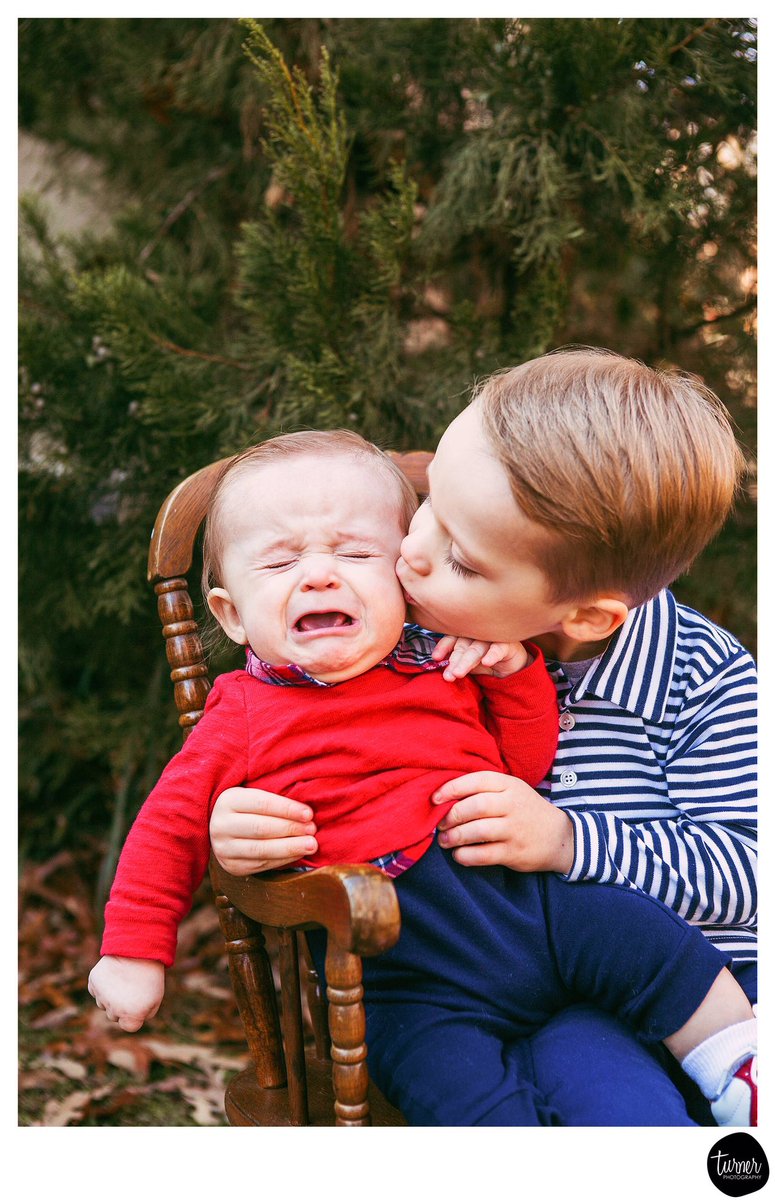 Another one from our #Christmas2019 session. Somebody was a little chilly & wasn’t happy about it, but Big Brother was there to comfort him😁Thanks again to Turner Photography. 
#SixthDayOfChristmas #MerryChristmas #Christmas #MerryChristmas2019 #Christmas2019