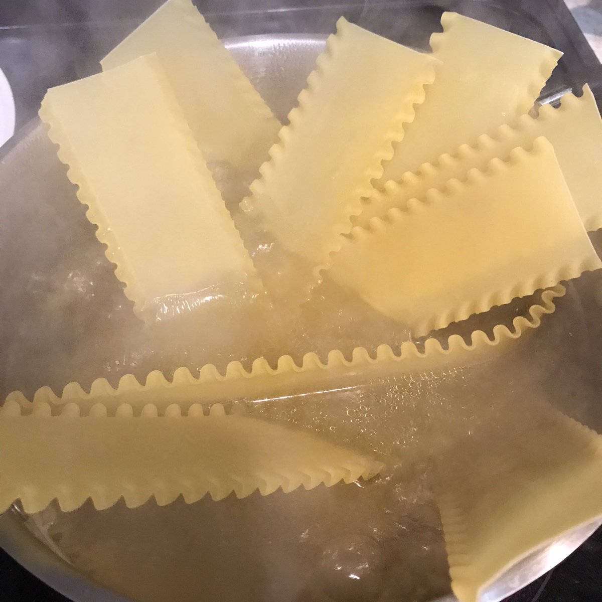AESchendel's tweet photo. New Die Hard concept
-
Die Hard to Infinity: Don’t F*ck Up the Holiday Lasagna https://t.co/qBaBAS6RQL