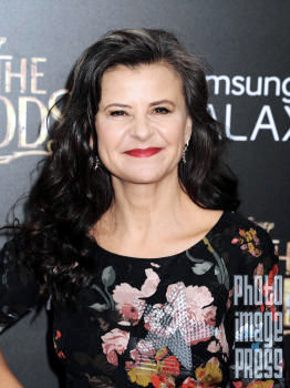 Happy Birthday Wishes to this lovely lady Tracey Ullman!            