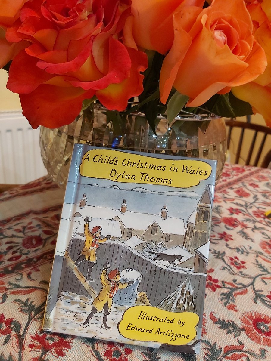 veewalkerwrites's tweet photo. A #spooky coincidence story for you this New Year. Getting married tomorrow - and so to celebrate am planning to send a signed #1stEd of #MajorTomsWar to my 1000th follower - quite close now! @KashiHouse @HighlandLIT @Beathhigh @aftabgujral @RossiterBooks https://t.co/RIzPZBJPmE https://t.co/6vPnJPo5Bx