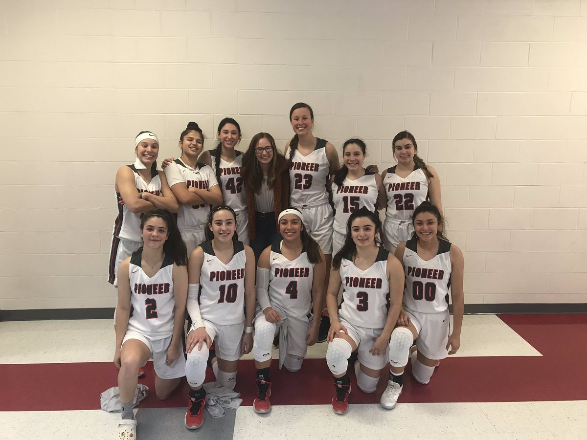 DBack_GHoops's tweet photo. Way to end 2019 with a bang Varsity Lady Diamondback 🏀 2-0 district play. #PlayingForWe #RiseTogether #DistrictGoals @SISDnews @SharylandAth https://t.co/KB3Df3icz9