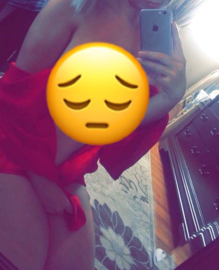 laylafindoms's tweet photo. DM for premium snap or to buy nudes or feet pics! 💖 cashapp $immaann #nude #feetpics #findom #cashpig #feet https://t.co/lfEN6bf1os