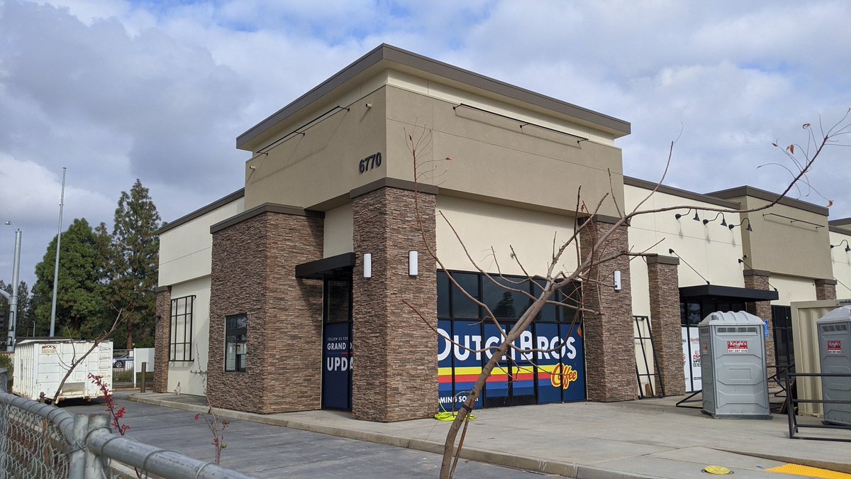 JTFOklahomaCity's tweet photo. @dutchbrosfresno is opening a new store in NW Fresno right off Herndon at Brawley. #dutchbros
Joining a brand new @SportClips, @verizon, #GoodGuys Tires, and @TractorSupply, even more businesses are slated to be coming soon! https://t.co/vLwmMXdb33