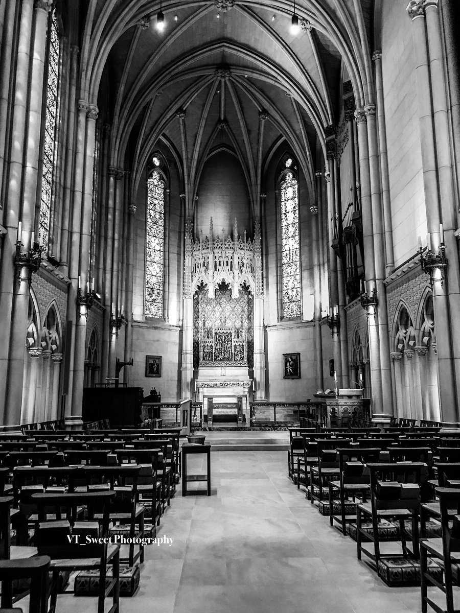 Inside a cathedral in SF.
#bnw_captures #bnw #bnwphotography #blackandwhitephotography #monoart #bw #blacknwhite