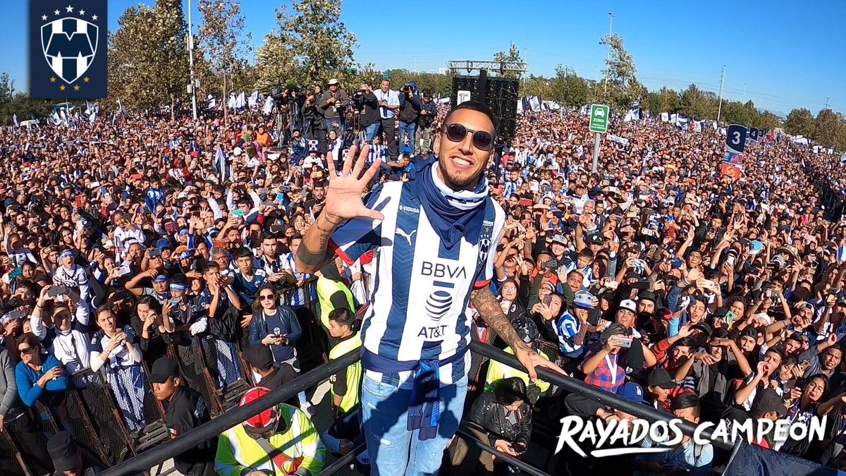 🏆🌟| El “Piri” con su Gente. 🤚🏼

#RayadosCampeón 
#ArribaElMonterrey 🔵⚪️