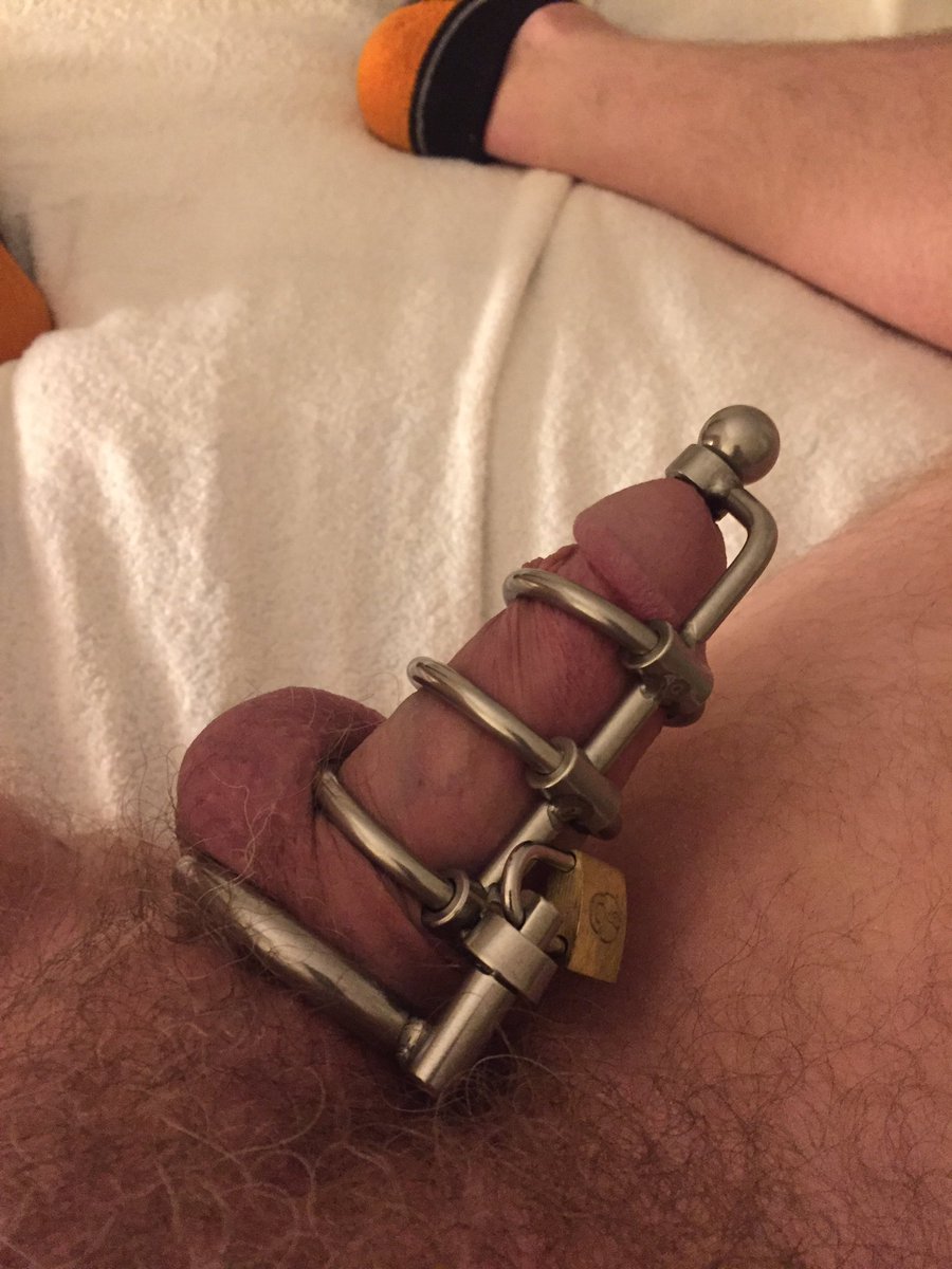cagedcock3's tweet photo. Fill me up buttercup is my New Year party https://t.co/CRvjiSl4NE