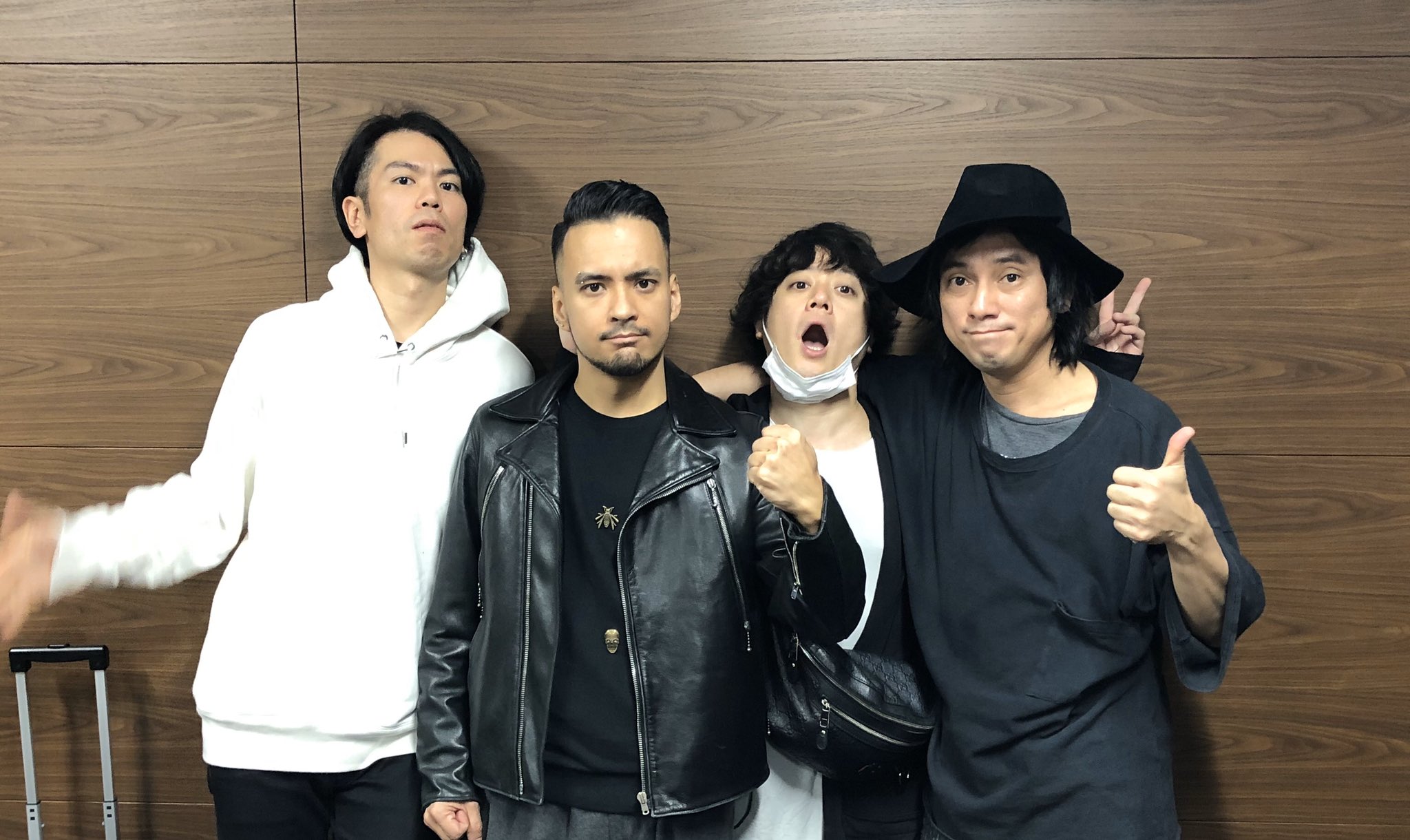 ゆーこー 柳野裕孝 19最終日ですね 本日はlisaさんでtv出演 紅白と 毎年恒例のcdtvで仕事納めと仕事始めです こんなメンバーでお届けします 夜中までお付き合いくださいませ T Co Go6x8uhlth Twitter