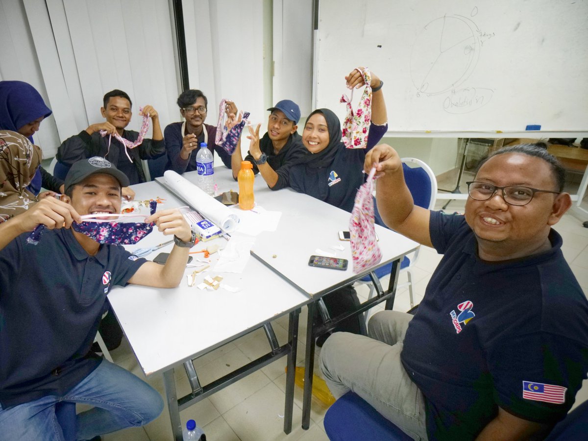 mycorpsofficial's tweet photo. [MYCORPS MISSION 8 @ SOUTH ASIA]

Day 8: 30th December 2019

Topic: Menstrual Hygiene DIY Reusable Pad

Speaker: Fitriyati Bakri from @mybungapads

#MyCorps #MyCorpsSouthAsia
#Negaraku #ChangingLives #YouthPower @SyedSaddiq @scheekeong https://t.co/honSSD53Jz