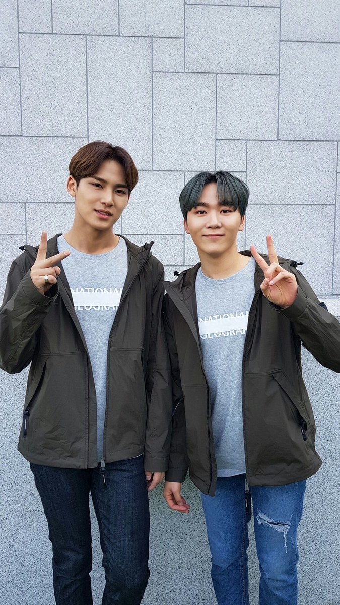 SmileFlowers417's tweet photo. @pledis_17 MARCH - APRIL
Running Man π·
Baek Won Jongβs Alley Restaurant
My Nephew TV π·
Happy Camp π·
VLive X DISPATCH Low Tone Show
Kitchen Pui Pui π·
#SEVENTEEN #SVT_2019 @pledis_17 #2019_SVT_YEAR https://t.co/MrEokbu56U