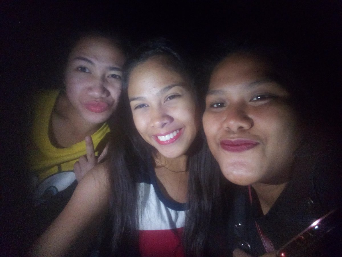 buizon07's tweet photo. Done watching  #TheMallTheMerrier apakaganda ng movie parang si meme @vicegandako @teamviceph at ate @annecurtissmith Promise nakakatawa 😂 nakakilig 😍 may unti iyak pa 😭 sobra sulit  kavogue pati mga effects and all. Nakaka goodvibes at may lessons. Worth it talaga 😊 https://t.co/csvnfSELIC