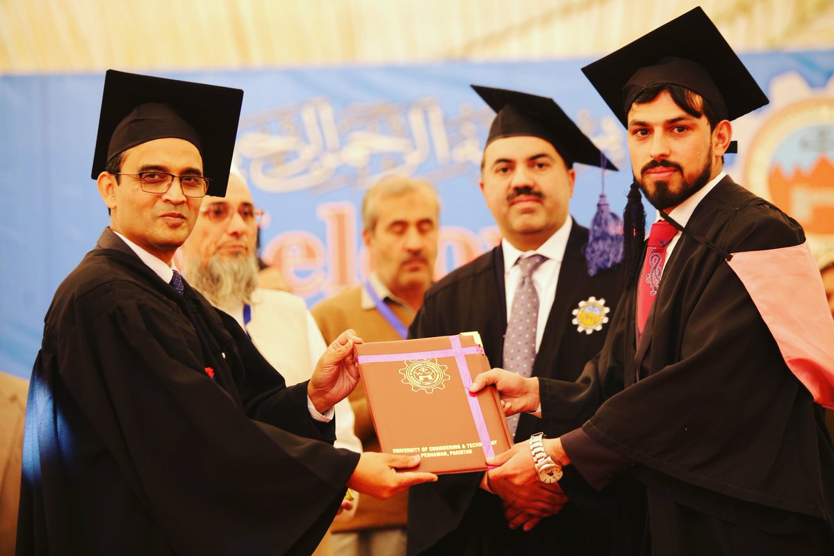 jalalsherazi's tweet photo. #convocation
#Uet
#BatchXI https://t.co/u9V1LKCwL8