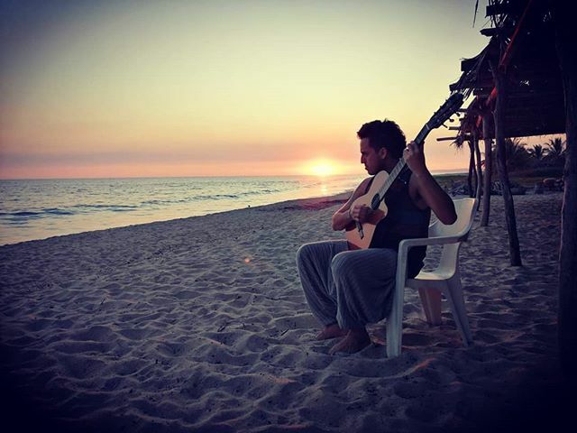 #mexico🇲🇽 , 20 días recorriendo tus tierras, solo dan para querer volver, querer componer, y quizás para un dia dejar de querer y solo fundirse en este pedazo de tierra tan sabroso.❤ Mexico pica, pica rico, pica fuerte, pero pica pa alimentar esta mente.

Ahora vamos pa colo…