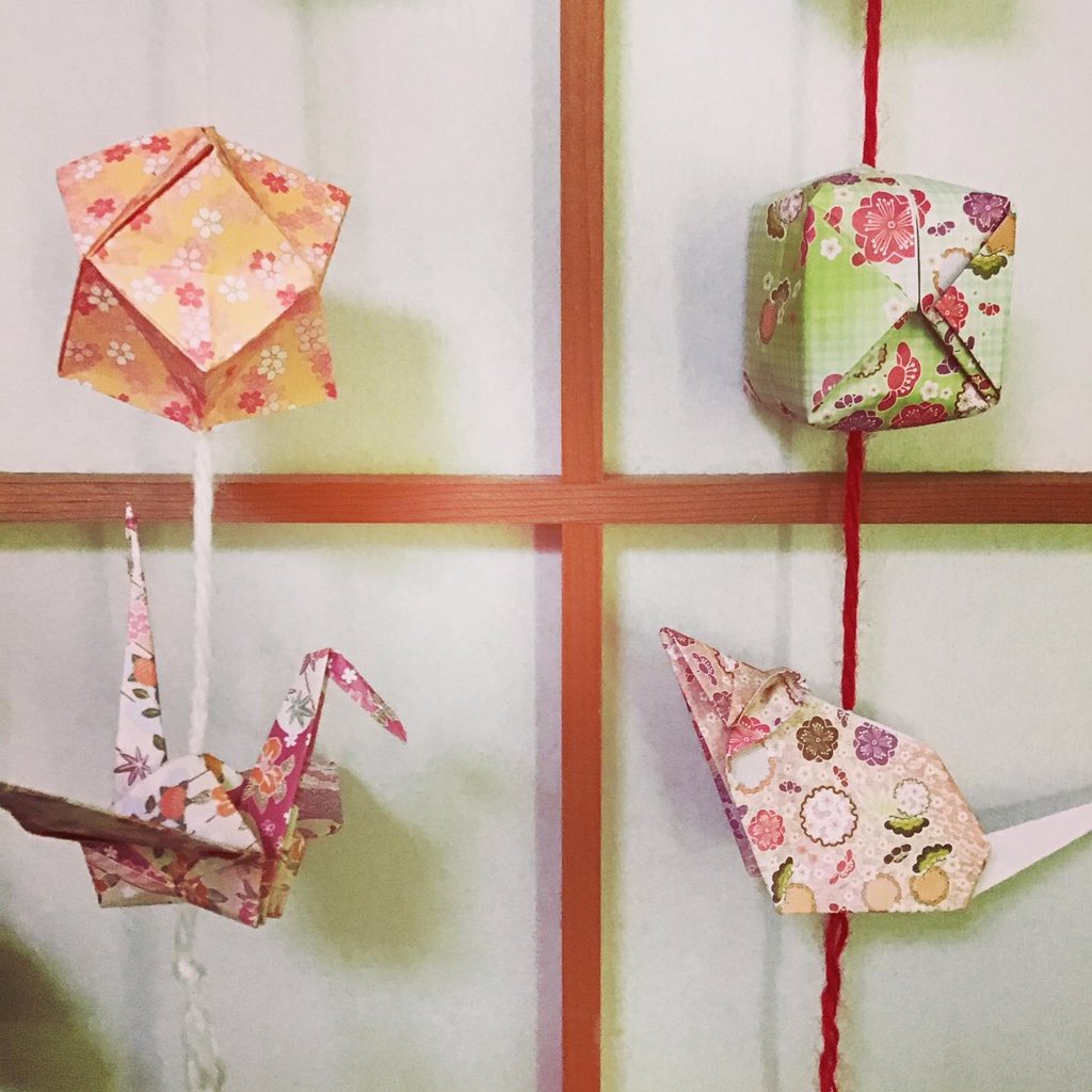 Uzivatel Kco けーこ Na Twitteru 和柄の折り紙でお正月飾りを作ってみた 思った以上に可愛く出来て満足 満足 良い大晦日をお過ごし下さいませ 子年 ねずみ年 折り紙 紙風船 和紙 和小物 折り鶴 Origami Japan 正月飾り Mouse Paperballoon