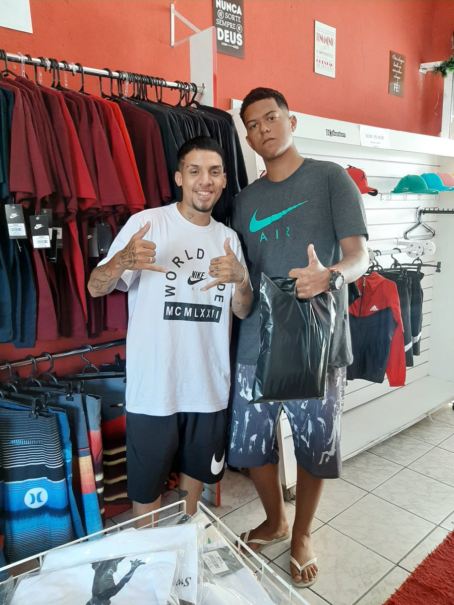 LojaGST's tweet photo. G R A T I D Ã O 🙏

Obrigado a vocês clientes que vieram de longe só pra lançar as brabas papo reto. Só tenho agradecer 😍💪

#ClientesSatisfeitos https://t.co/od1SmrAPkI