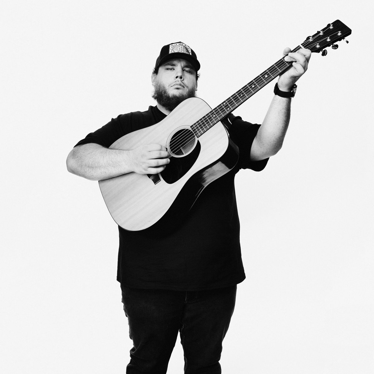 lukecombs's tweet photo. So if you see me soaking in these thoughts I’m thinkin’
Drownin’ in some barroom off the deep end
I got my reasons https://t.co/MG1whemnnW