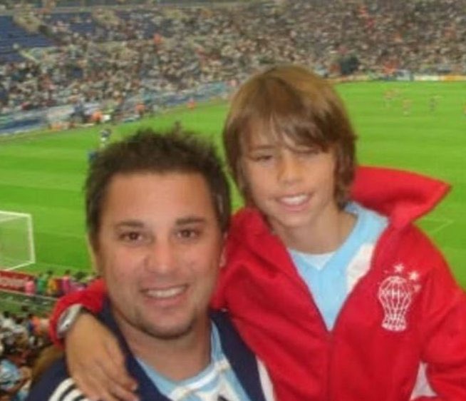 JrgElguezabal_'s tweet photo. Vale la pena volver a mencionar lo más emotivo y el momento que a muchos nos conmovió hasta las lágrimas.
Llora por la promesa a su hijo (qepd) de ser Campeón con MTY. Y también por su propio sueño y revancha que se le había negado.
Emoción contenida. Cumplió! 👏 #YoconTurco https://t.co/1VUBUbzF6S