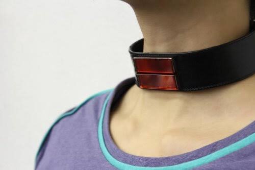 たんたかたん コレの類の実用化が急がれます Dssチョーカー Eva Q Amazon在庫が無さそうですが 類似で バトルロワイヤルで使用された首輪爆弾ぽいのはメルカリで22k 無理な力が加われば爆破 設備内から M外れたら爆破 にすれば 脱走者減る