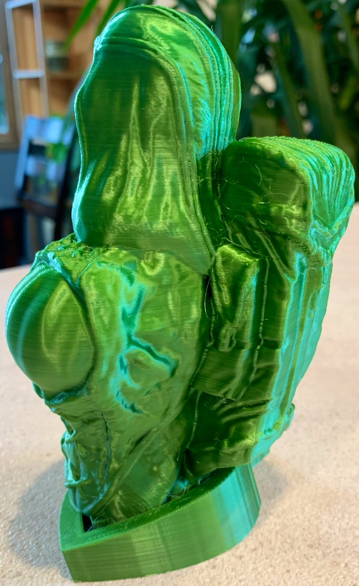 TTYT3D's tweet photo. Here is the Silk Green  #SilkPLA #Filament isn’t that shiny?!? Green Arrow never looked so silky!#3dprintingindustry  #3Dprinted #3dprinter  #3Dprinting #dccomics #GreenArrow #Arrow #SuicideSquad https://t.co/sBCphkxtKW