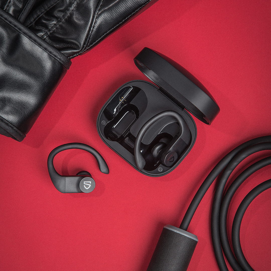 SOUNDPEATS's tweet photo. Going to the last day of 2019. Hope everything happened will brighten your future day in a New Year! #2020 #2019 #newyear #sports #boxing #fitness #soundpeats #truewings #sportearbuds https://t.co/RYqt2pAOmS