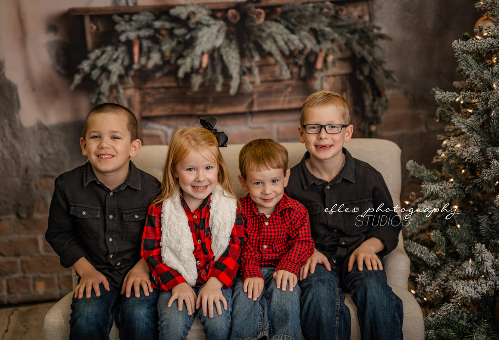 EllesPhoto's tweet image. Our indoor Holiday minis were a hit this year!! We can't wait for next year! We hope everyone had a blessed and happy holidays! We are looking forward to the new year!  @ellesphoto.com #family #ellesphotostudios #ellesphoto #northalabama #limestonecounty #athens #twostudios