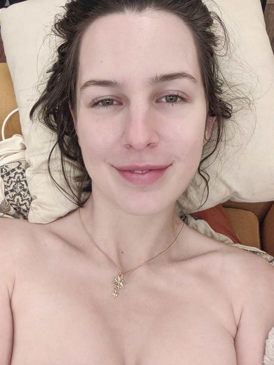 No makeup selfie while recovering from the stomach flu, meant to seduce you into bringing me tea