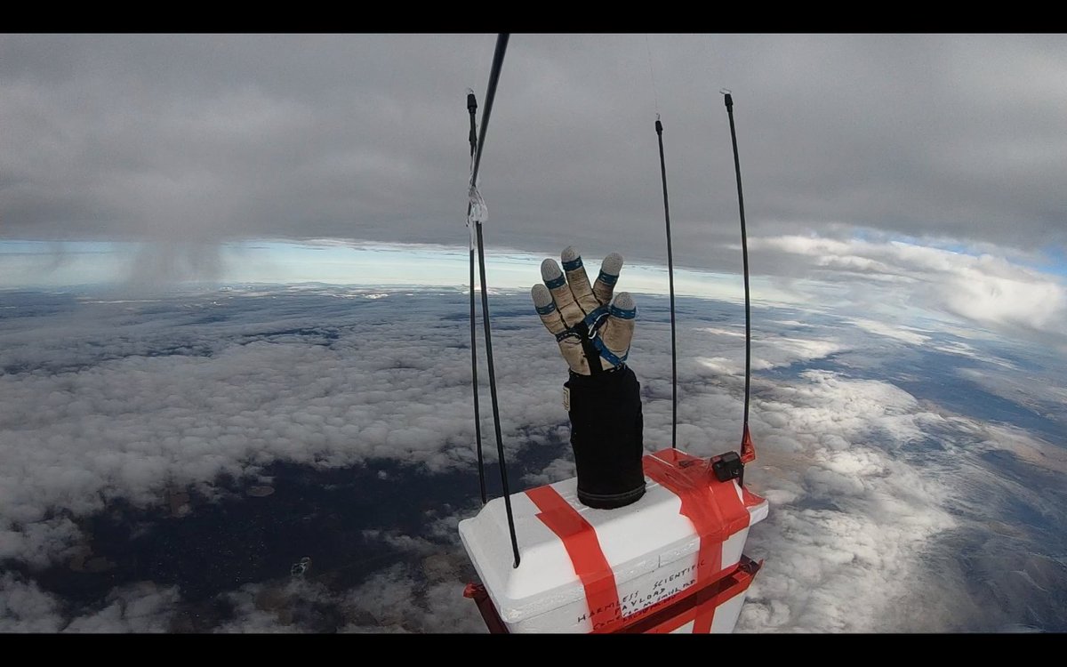 Pacific_Space's tweet photo. Preliminary flight data anlysis coming along. We reached 70,162 feet MSL according to press altimeter, with near-vacuum outside the glove. Glove launched at 4.9psig, was 3.4psig at apogee, 3.7psig at landing, with gauge having a +/-0.1psi accuracy. VERY GOOD RESULTS! Thanks Team! https://t.co/gk1WqeuqEp