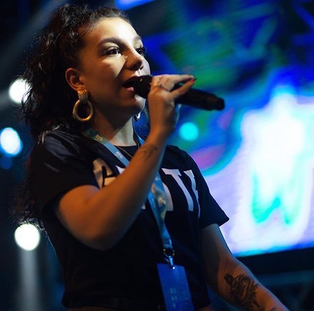 priscillacom_'s tweet photo. Agosto: Acontece a #AsuTour em Goiânia | "Gente" atinge o topo do iTunes Espanha na categoria de Música Cristã | Priscilla continua trazendo novos produtos com sua loja a "Alcantara Store" | Acontece a #AsuTourRecife. Mood: nesse meio tempo, priscilla faz a rino PHINÍSSIMA. https://t.co/M1xfL705B5